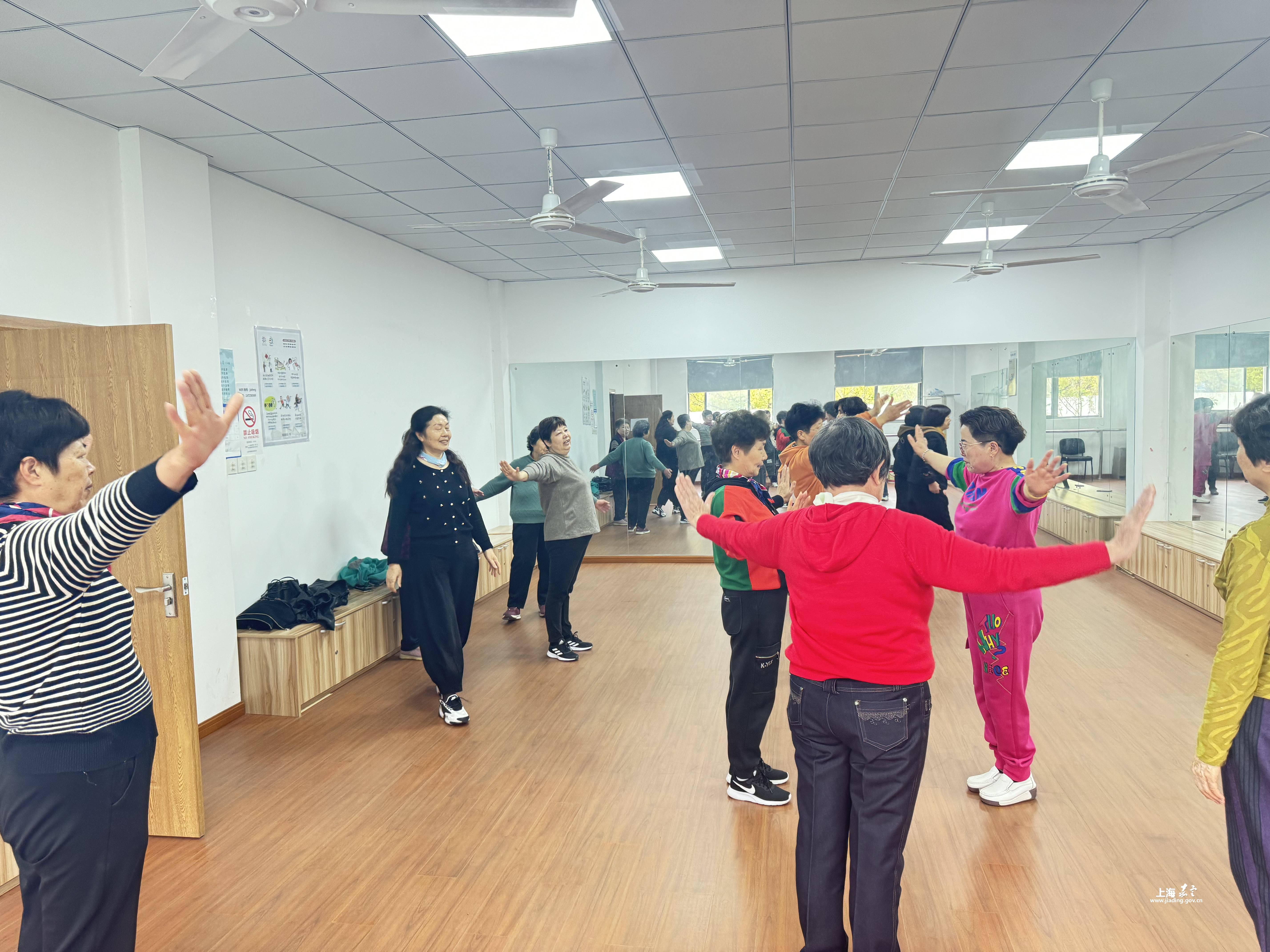 74ae8bb3d448432d8613e3869739aba0.jpg 74ae8bb3d448432d8613e3869739aba0.jpg